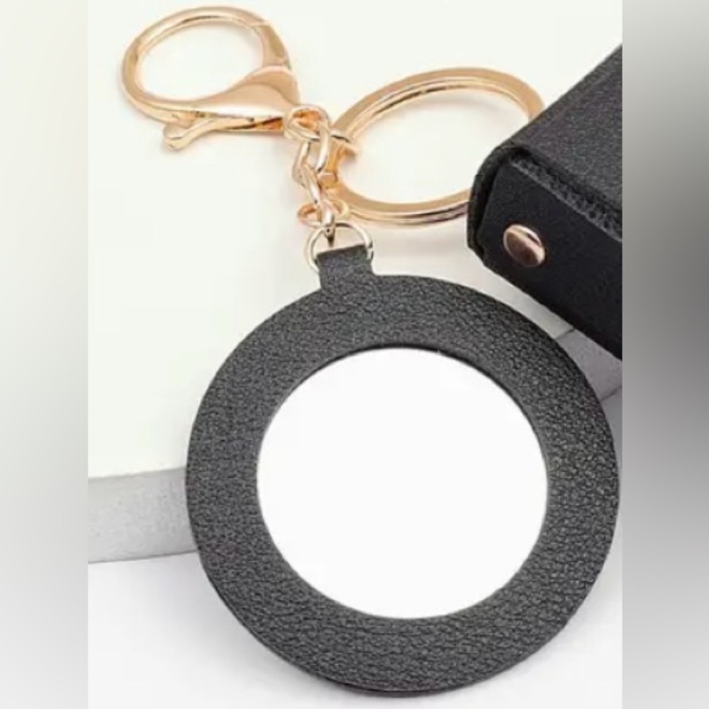 Mini mirror on keychain